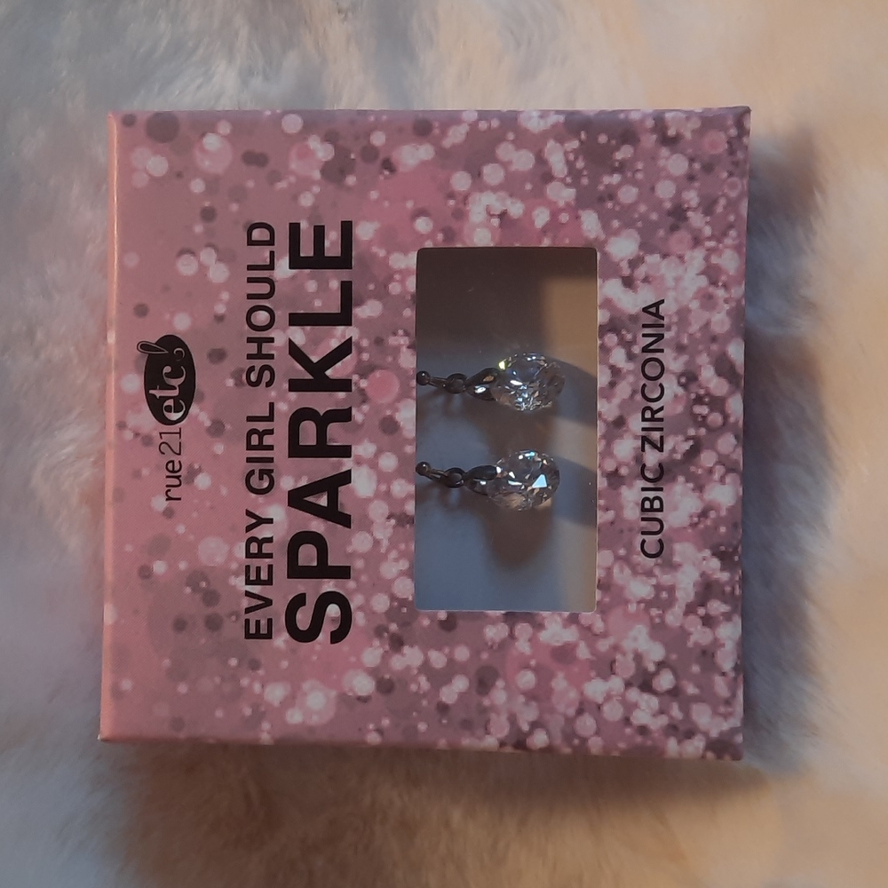 RUE 21 etc! EVERY GIRL SHOULD SPARKLE drop cubic zirconia earrings